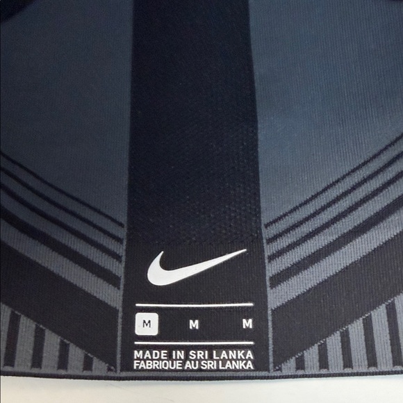 NWT Black and Gray Nike Women's Sports Bra - Picture 5 of 7